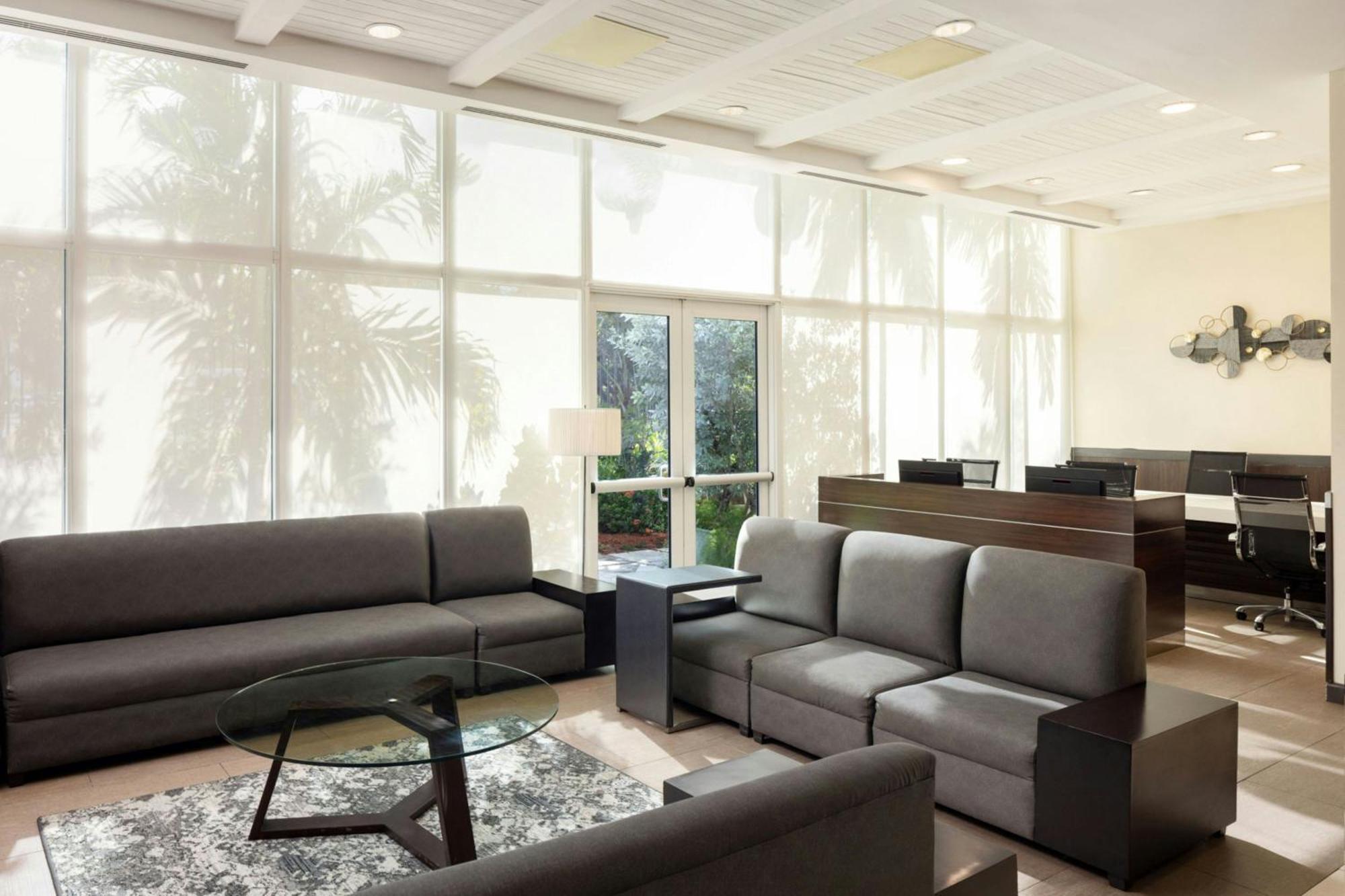 Hotel Courtyard By Marriott Kingston, Jamaica Exterior foto