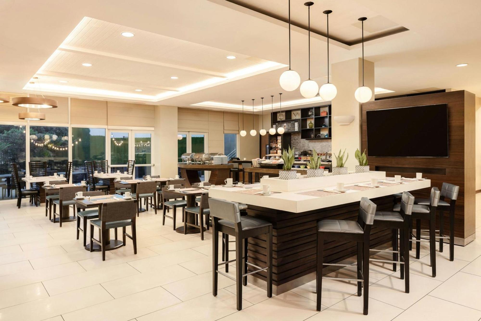 Hotel Courtyard By Marriott Kingston, Jamaica Exterior foto