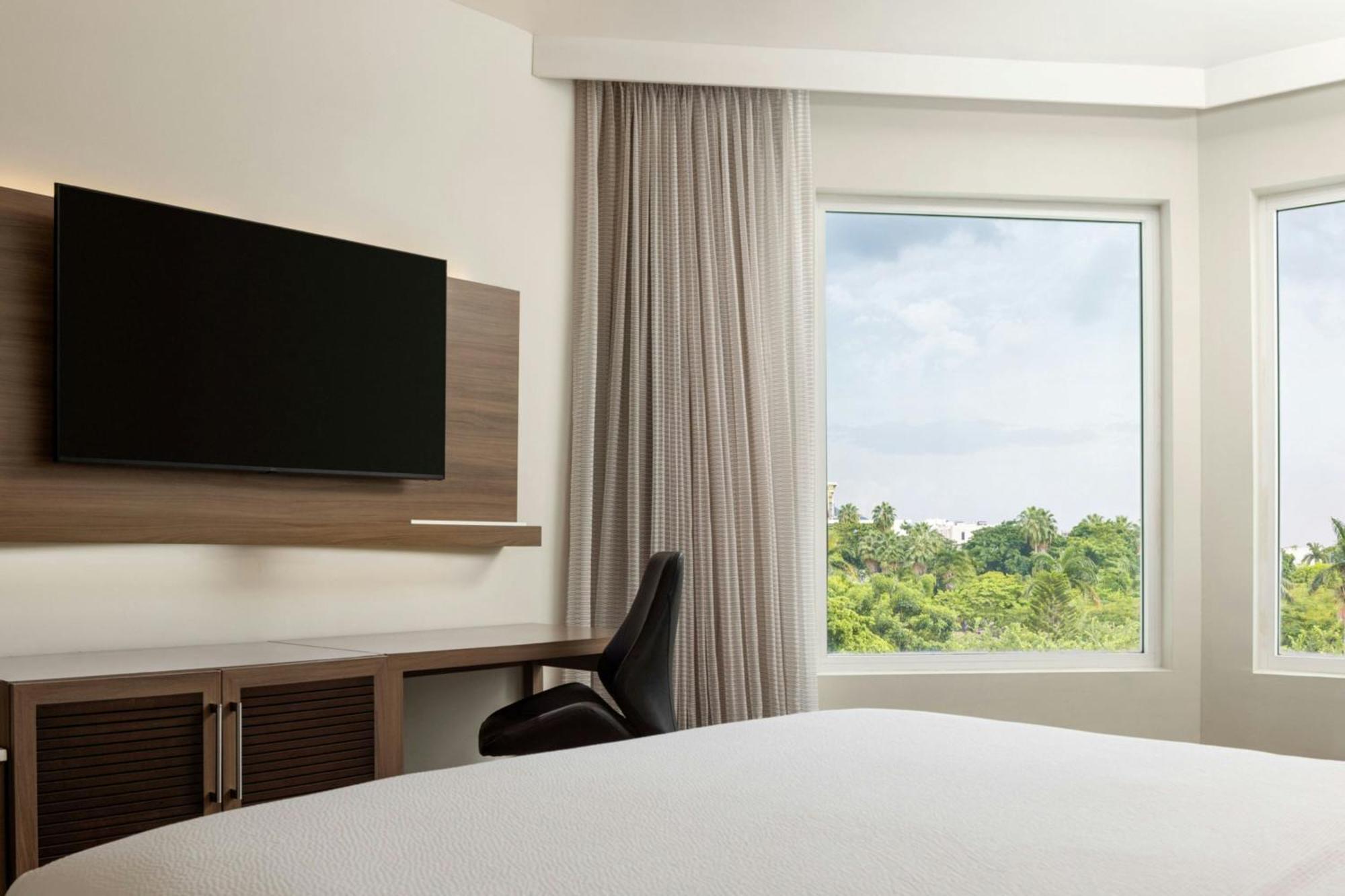 Hotel Courtyard By Marriott Kingston, Jamaica Exterior foto